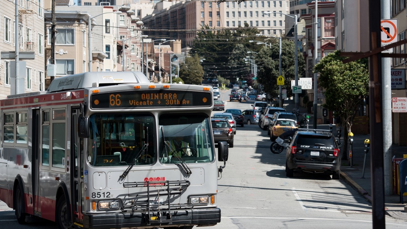 An image of the 66-Quintara bus