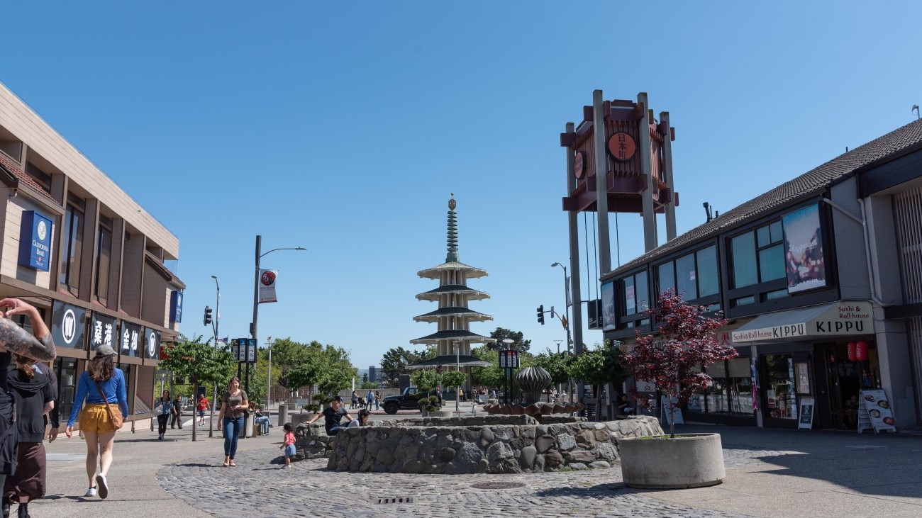 Japantown Buchanan Mall with pagoda in background