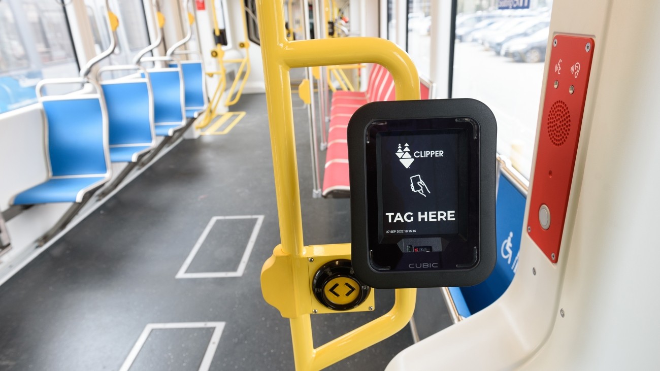 A wireless Clipper Card reader. The card reader display reads "tag here." Photo by SFMTA Photography Department